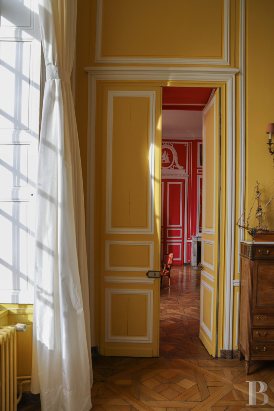 A 17th century chateau dedicated to the splendour of the modern day in Calvados, Normandy - photo  n°11